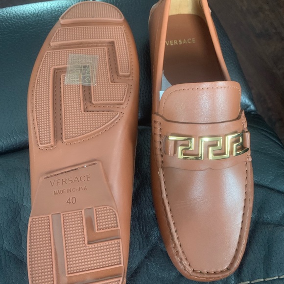 Authentic Versace man shoes. Never use . Shoes size 40. Shoes only - Picture 4 of 4